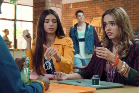 Кадр из сериала Половое воспитание