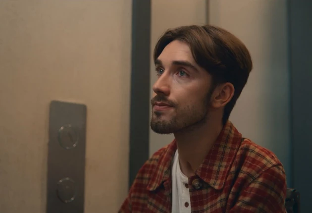 Кадр из сериала Половое воспитание 4 сезон