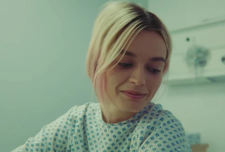 Кадр из сериала Половое воспитание