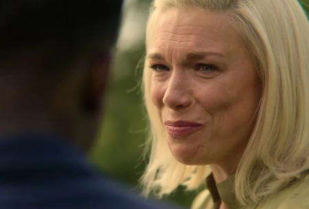 Кадр из сериала Половое воспитание